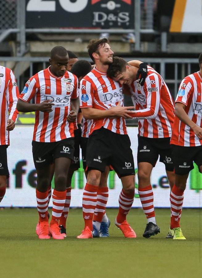 层层紧逼 层层紧逼